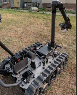 Xử lý vật liệu nổ Eod Robot quân sự bao gồm cơ thể di động và hệ thống điều khiển